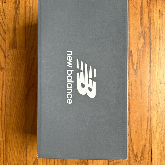 New Balance 550 White Black Sneakers - Picture 9 of 9